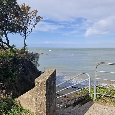 Daire Bright 2 Bedroom With Balcony With Direct Access, *